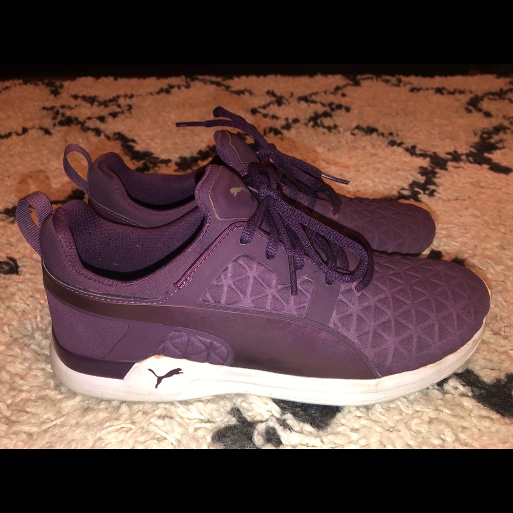 PURPLE PUMA TENNIS SHOES SZ 8.5